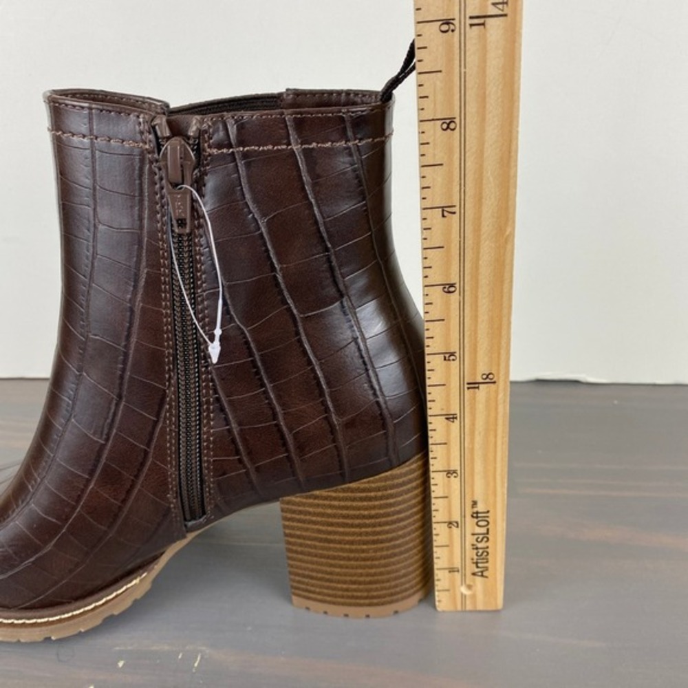 White Mountain Croc Embossed Livelong Chelsea Ankle Boots‎ Women 9M Brown NWOB - Picture 6 of 10